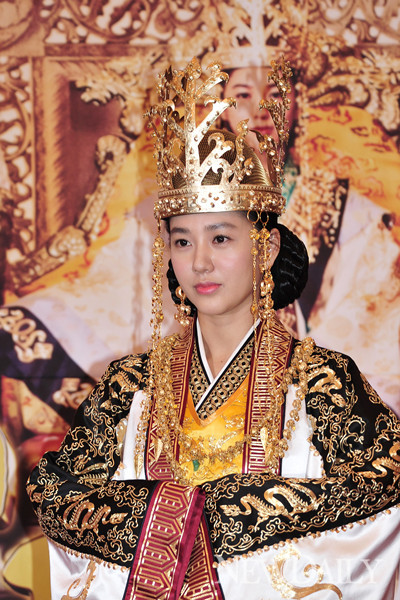 ▲ 신라 제 27대 국왕. 선덕여왕역을 맡은 배우 박주미 ⓒ 정상윤