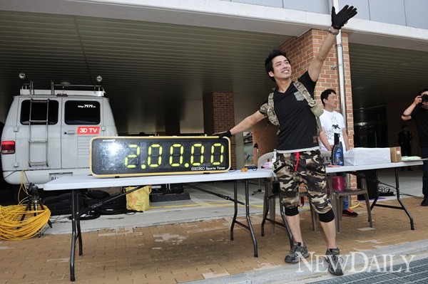 ▲ 2시간 이내에 24인용 군용텐트를 설치해야 하는 미션 ⓒ 정상윤