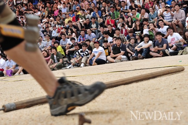 ▲ 2시간 이내에 24인용 군용텐트를 설치해야 하는 미션 ⓒ 정상윤