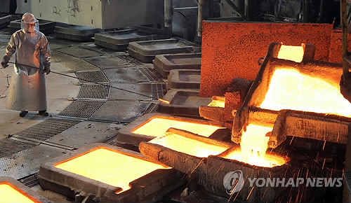 ▲ 전북의 한 주물공장에서 10일 용광로의 쇳물이 쏟아져 직원 2명이 숨지는 사고가 발생했다. ⓒ 연합뉴스