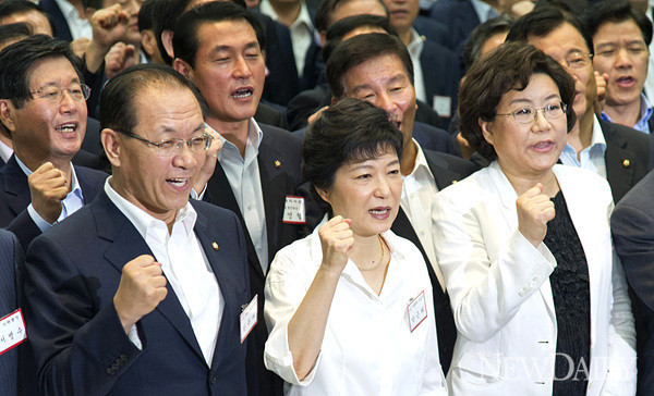 ▲ 박근혜 새누리당 대선후보가 지난달 31일 경기도 고양시 일산킨텍스에서 열린 국회의원·당협위원장 합동연찬회에서 연설하며 국민과의 약속을 지킬 것을 다짐하고 있다. ⓒ양호상 기자