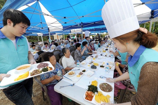 ▲ 노원구청과 연계해 벌인 '맛있는 행복' 캠페인