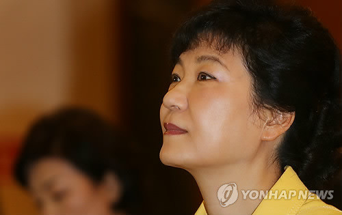 ▲ 새누리당 박근혜 대선 후보가 12일 오후 서울 서초구 양재동 교육문화회관에서 열린 새누리당 원외 당협위원장 협의회 워크숍에 참석했다. ⓒ 연합뉴스