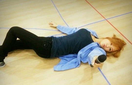 ▲ 걸그룹 씨스타의 소유가 민소매 티셔츠 한장으로 엄청난 볼륨감을 뽐냈다. ⓒ 소유 트위터