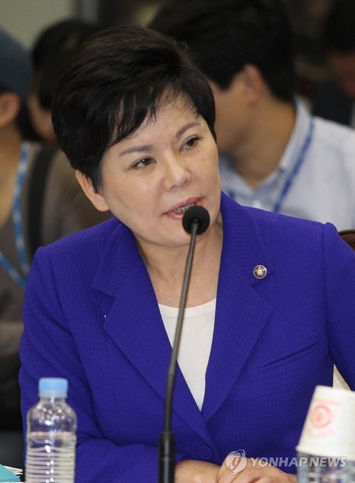 ▲ 새누리당은 19일 박근혜 대통령 후보를 거론하며 금품을 요구한 녹취록이 공개된 송영선 전 의원을 제명했다. ⓒ 연합뉴스