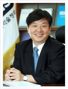 ▲ 새누리당 박근혜 대통령 후보의 중앙선대위 SNS본부장에 내정된 김철균 원장. ⓒ 한국교육학술정보원