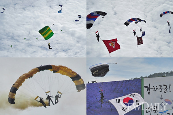 ▲ 해군, 공군, 해병 합동 고공낙하 ⓒ 정상윤