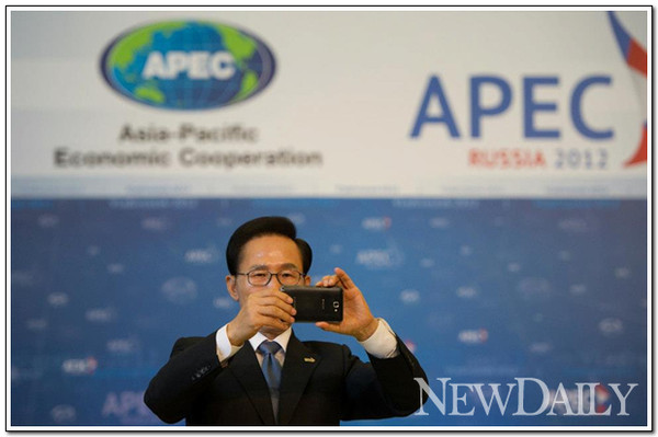 ▲ 이 대통령은 페이스북을 통해 APEC 정상회의 곳곳을 촬영해 올려 큰 호응을 얻기도 했다. ⓒ 뉴데일리