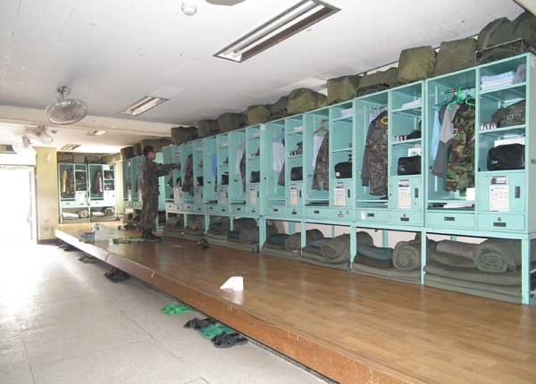 ▲ 3250부대 막사 내 생활관 모습. 10년 전과 거의 차이가 없다.