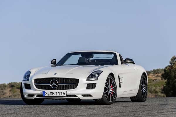 ▲ 벤츠가 시판 중인 슈퍼카 SLS를 더욱 강하게 만든 SLS AMG GT의 모습.