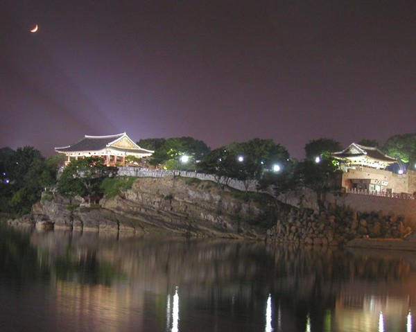 ▲ 진주성과 촉석루 야경.