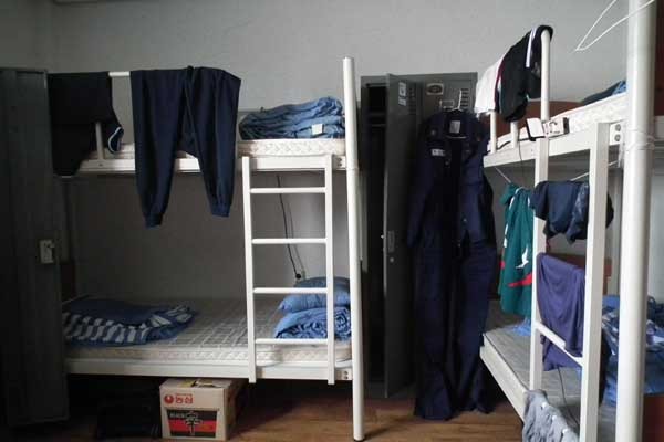 ▲ 해군 108전대 내 참수리 승조원(간부) 숙소 내부.