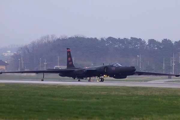 ▲ 오산 美공군기지에 주둔 중인 U-2S 드래곤 레이디[사진: 유용원의 군사세계]