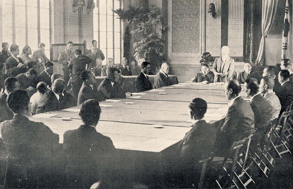 ▲ 1946년 2월 14일 미군정 자문기관인 민주의원이 출범했다. 이승만은 민주의원 의장에 피선되었다.