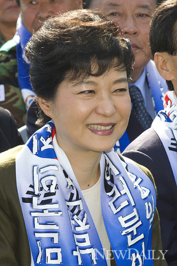 ▲ 새누리당 박근혜 대통령 후보 측은 14일 정수장학회 매각과 관련 야권의 비판이 잇따르는데 대해 