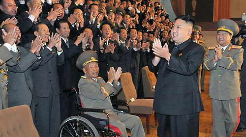 ▲ 김정은, 만경대혁명학원창립 기념촬영 ⓒ연합뉴스