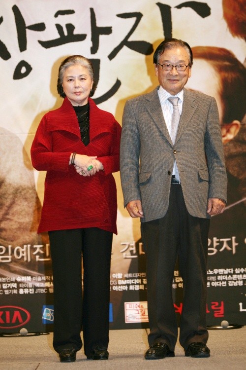 ▲ 왼쪽부터 배우 서우림, 이순재.