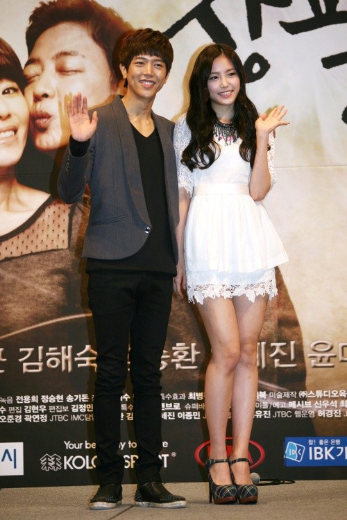 ▲ 왼쪽부터 배우 이도영, 손나은.