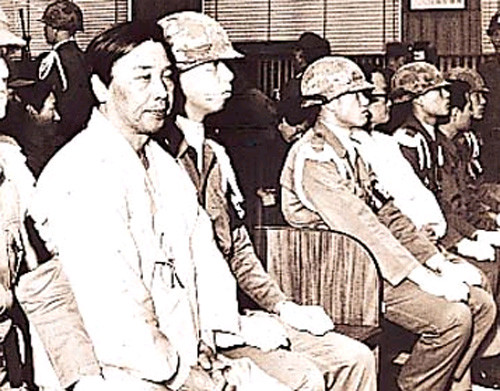 ▲ 군법회의에서 재판받는 박정희 살해범 김재규.