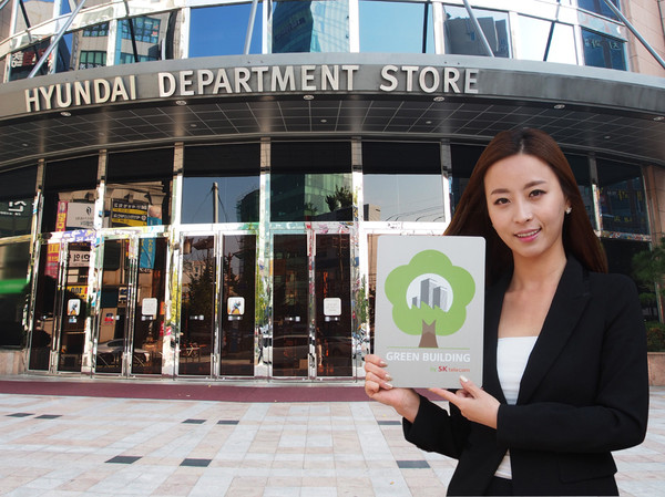 ▲ ⓒ왼쪽부터 SK텔레콤 박인식 기업사업부문장, 현대백화점 하병호 사장.