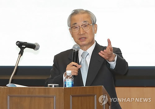 ▲ 이강국 헌법재판소장이 5일 연세대 법학전문대학원에서 `대한민국 헌법재판의 어제와 내일'이라는 주제의 특강을 하고 있다.ⓒ 연합뉴스