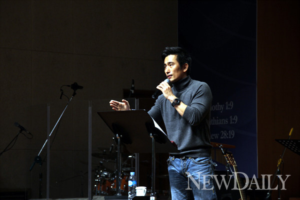 ▲ 영화배우 차인표 씨가 '북한 인권'에 대해 강연하고 있다. ⓒ 한동대학교