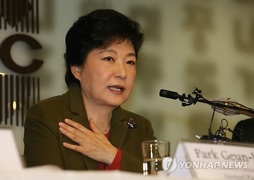 ▲ 새누리당 박근혜 대선후보가 8일 오전 서울 중구 프레스센터에서 열린 외신기자클럽 기자회견에서 기조연설을 하고 있다. ⓒ 연합뉴스