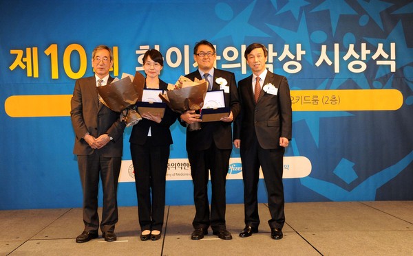 ▲ ⓒ왼쪽부터 대한민국의학한림원 조승열 회장, 기초의학 부문 수상자 충남의전원 조은경 교수, 임상의학 부문 수상자 가톨릭대 김완욱 교수, 한국화이자제약 이동수 대표이사 사장.