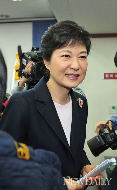 ▲ 새누리당 박근혜 대통령 후보는 8일 "기존 순환출자제에 대해 기업 자율에 맡기는 게 적절하다"고 말했다. ⓒ 정상윤 기자