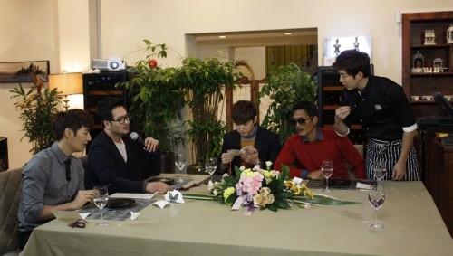 ▲ 왼쪽부터 손호영, 김태우, 데니안, 박준형, 윤계상.