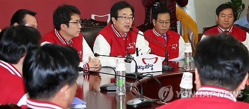 ▲ 새누리당 서병수 사무총장이 9일 여의도 당사에서 열린 중앙선대위회의에서 민주통합당 문재인, 무소속 안철수 대선후보의 후보단일화를 비판하고 있다. 2012. 11. 9 ⓒ 연합뉴스