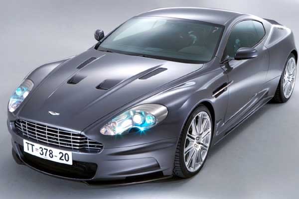 ▲ 007 스카이폴에 등장한 전설의 본드카 애스턴 마틴 DB5.