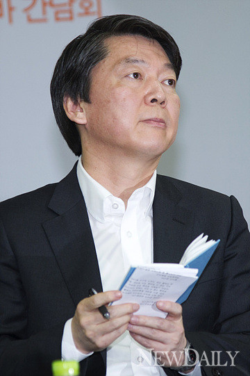 ▲ 무소속 안철수 대통령 후보가 12일 고향인 부산을 방문한 자리에서 새누리당 박근혜 대통령 후보를 정조준 했다. ⓒ 뉴데일리