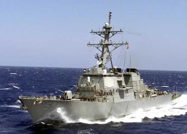 ▲ 美해군은 알레이 버크 제독의 공적을 기려 이지스 구축함의 1번함에 그의 이름을 붙였다. 생존자 이름이 붙은 건 처음이었다.