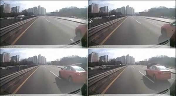 ▲ 지난 4월 여성운전자가 차선 변경하려는 데 위협운전을 하는 택시의 영상이 공개돼 충격을 줬다. 이 택시는 뺑소니까지 쳤다.[당시 보도화면 캡쳐]