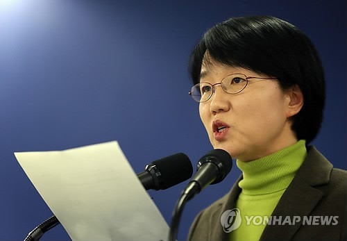 ▲ 무소속 안철수 후보측 박선숙 본부장이 22일 긴급 회견을 갖고 있다.  ⓒ 연합뉴스