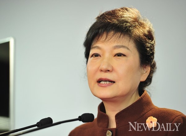 ▲ 새누리당 박근혜 대통령 후보는 23일 무소속 안철수 후보의 후보직 사퇴 소식을 보고받고 별다른 반응을 보이지 않은 것으로 전해졌다. ⓒ 정상윤 기자