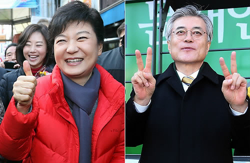 ▲ 새누리당 박근혜, 민주통합당 문재인 후보가 대권고지를 향한 '운명의 결전'에 본격 돌입했다. 공식선거운동이 시작된 27일 기호 1번 새누리당 박근혜 후보와 기호 2번 민주통합당 문재인 후보가 손가락으로 기호를 표시하며 지지를 호소하고 있다. ⓒ 연합뉴스