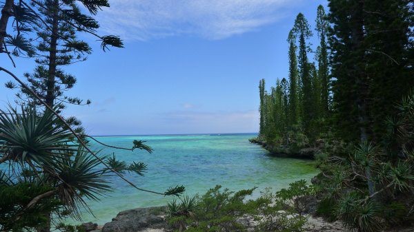 ▲ 일데뺑 섬 인근의 무인도 브로스 섬의 전경.