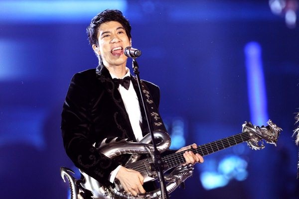 ▲ 열창하는 왕리홍