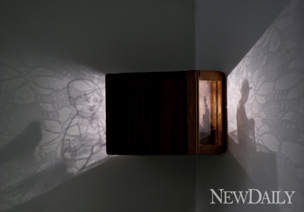 ▲ 밝은방,8cmx10cm, mixed media,2012 ⓒ 이명진