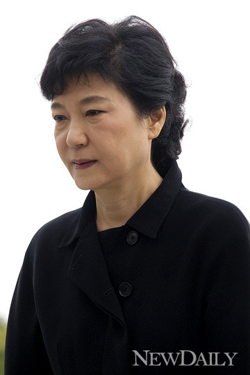 ▲ 새누리당 박근혜 대통령 후보가 2일 유세활동을 전면 중단했다. ⓒ 뉴데일리