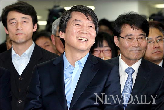 ▲ 안철수 전 대선 후보가 3일 오후 서울 공평동에서 열린 해단식에 참석했다. ⓒ 공동사진취재단