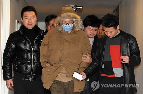 ▲ 지난해 3월 남편 백씨의 현장검증 당시 모습(자료사진).ⓒ 연합뉴스