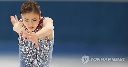 ▲ '피겨 여왕' 김연아가 8일 오후(현지시간) 독일 도르트문트의 아이스스포르트젠트룸(Eissportzentrum)에서 열린 NRW트로피 대회 시니어 여자 싱글 쇼트프로그램에서 영화 '뱀파이어의 키스'의 주제곡에 맞춰 연기를 펼치고 있다.ⓒ연합뉴스