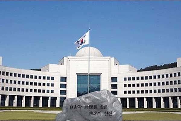 ▲ 국정원에 대한 민통당의 인식은 30년 전 수준에 머물러 있다. 이 기관을 망가뜨린 것이 바로 그들이다.