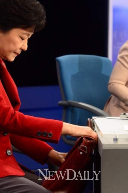 ▲ 새누리당이 "근거 없는 흑색선전과 음해공작이 도를 넘어섰다"며 문재인 후보 측 정청래 의원과 허영일 부대변인을 검찰에 고발했다. ⓒ뉴데일리