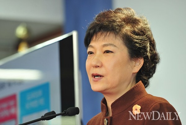 ▲ 새누리당 박근혜 대통령 후보가 14일 민주통합당 문재인 후보와 전면전을 선포했다. ⓒ 뉴데일리