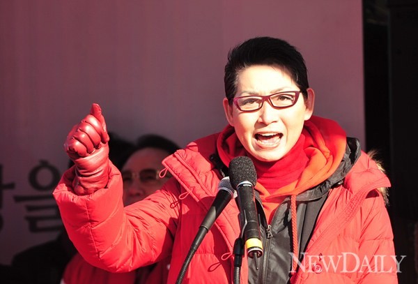 ▲ 새누리당 박근혜 대통령 후보 측 김성주 공동선대위원장은 17일 민주통합당을 향해 "공산당"이라 칭하며 비난을 쏟아냈다. ⓒ 뉴데일리