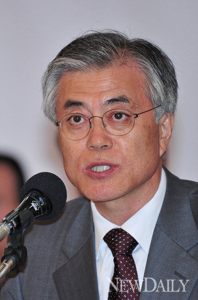 ▲ 18일 박근혜 새누리당 대선 후보가 마지막 공식 기자회견을 하고 있다. ⓒ 이종현 기자